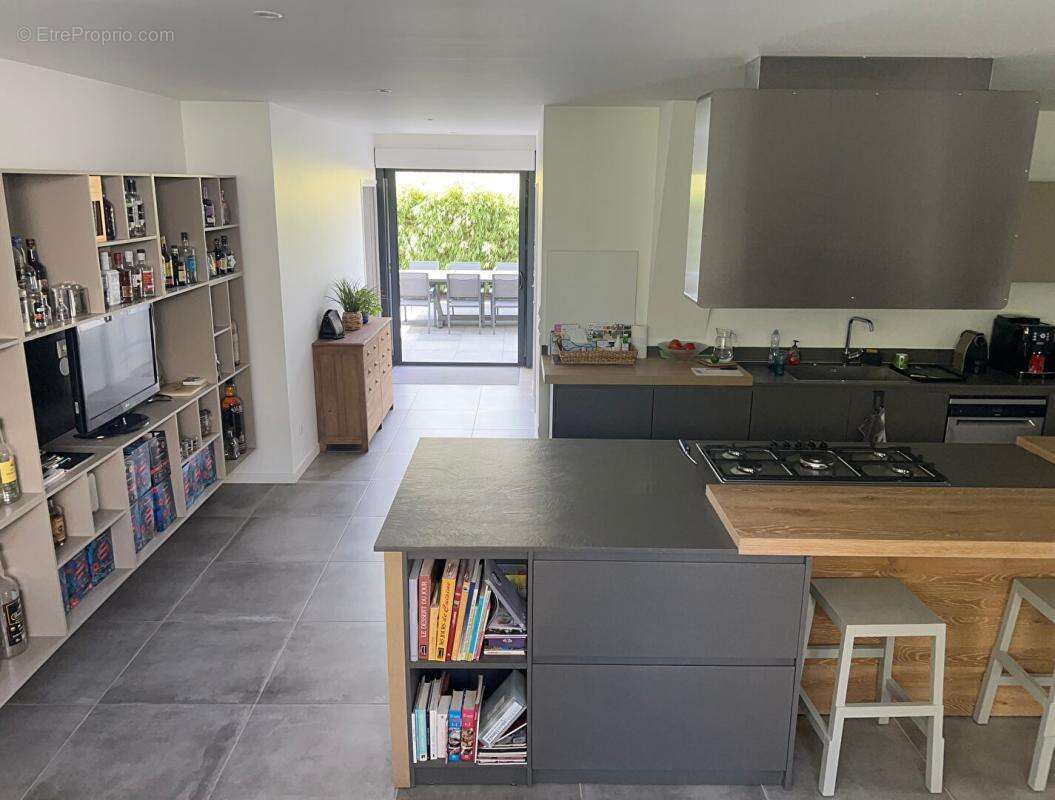 Maison Tours 10 pièce(s) 370 m2 - photo 2