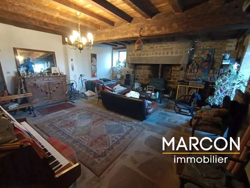 Maison à LE DONZEIL