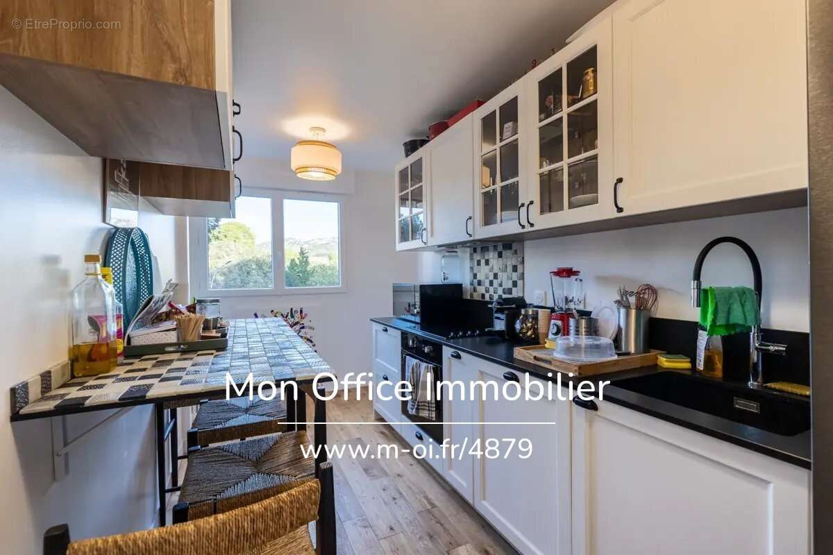 Référence : 6196-MCO. - Exclusivité Appartement 4 pièces d'une surface de 100 m2 avec une  terrasse vue sur le parc de la réside - photo 5