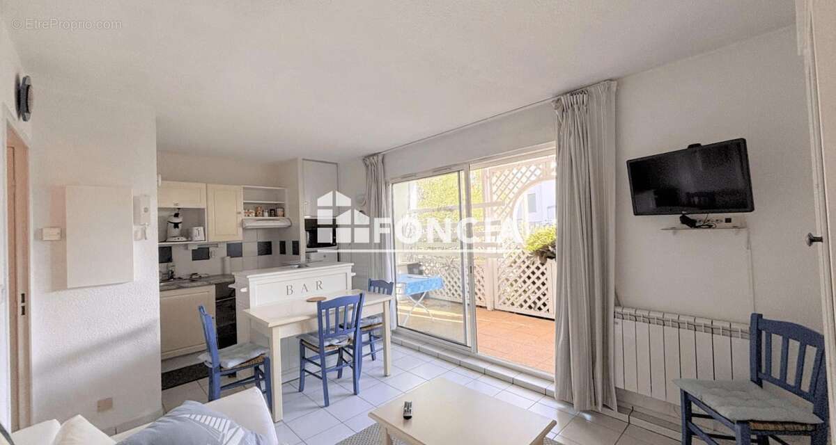 Charmant appartement, idéalement situé à quelques pas de la plage SUD de FOURAS - photo 2