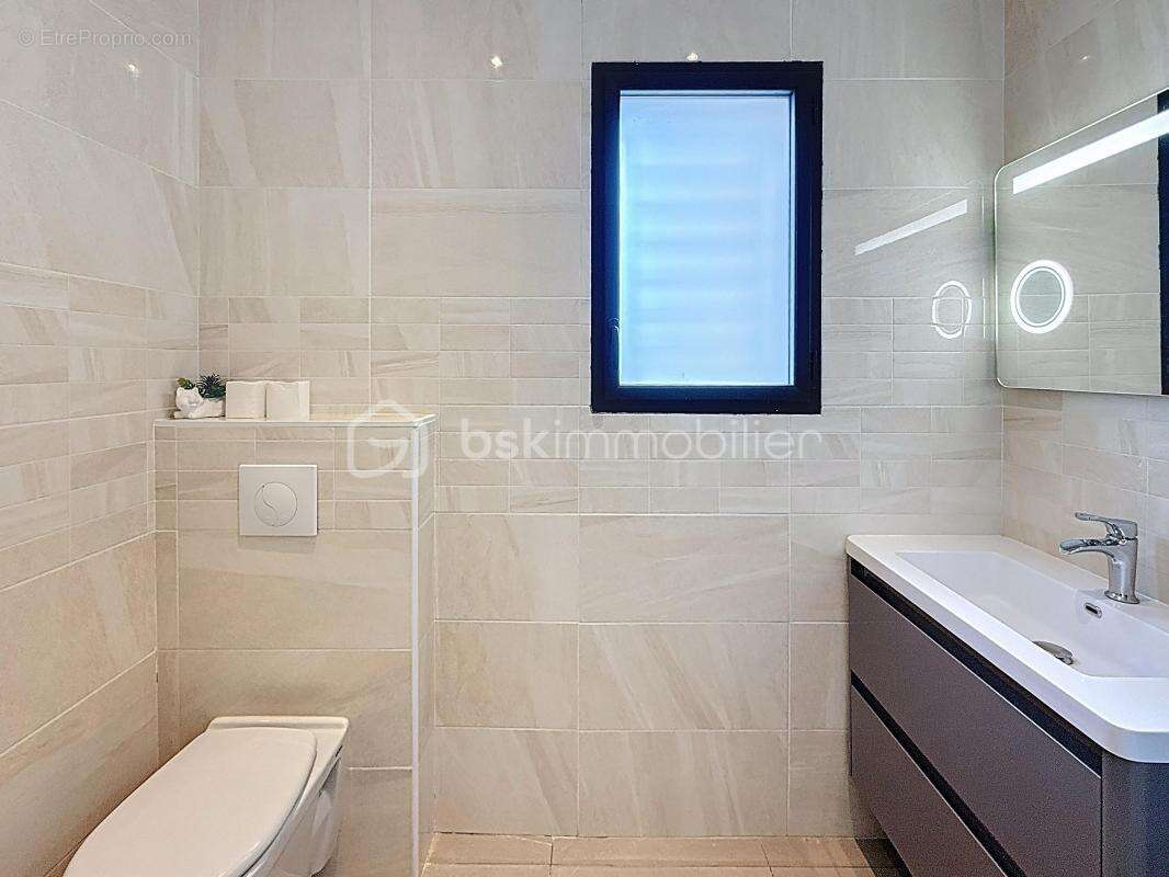 Maison à SAINT-JEAN-DE-LA-BLAQUIERE