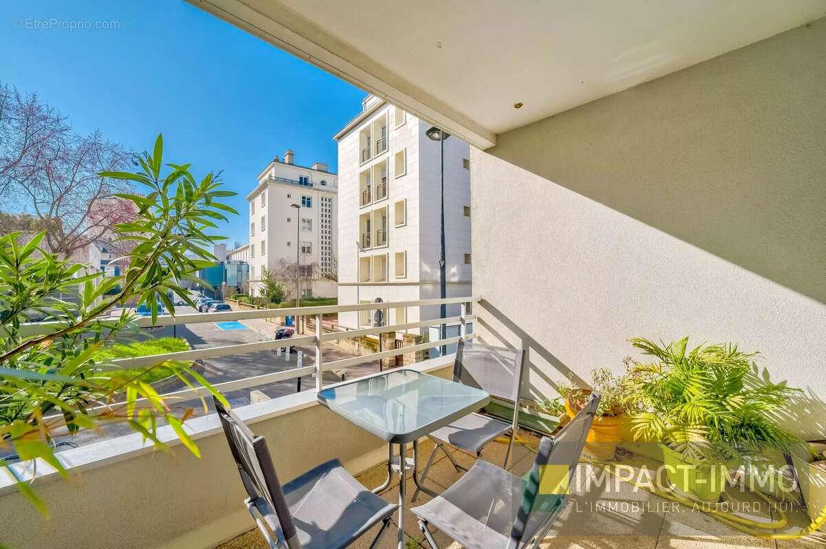 Appartement à COURBEVOIE