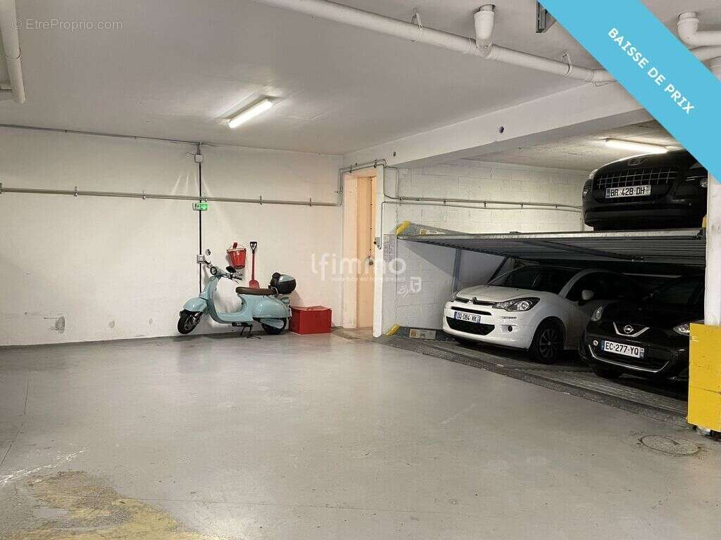 Parking à LES LILAS