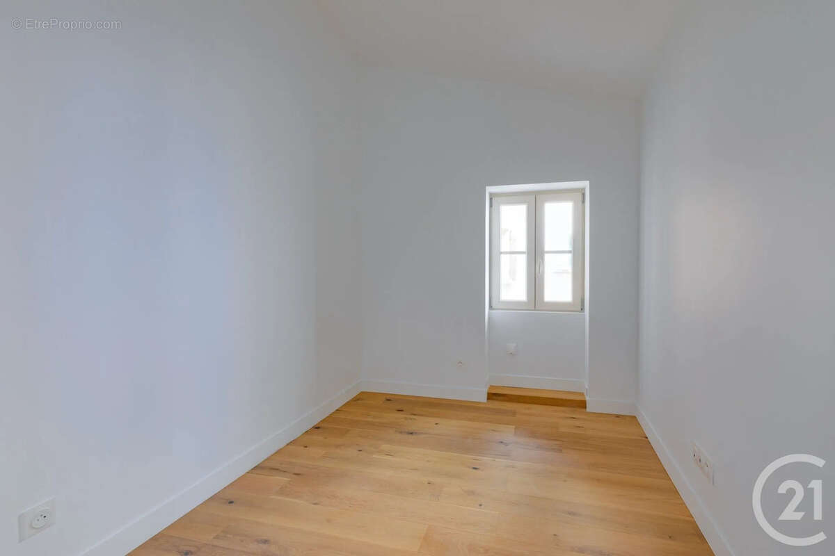 Appartement à SAINT-GENIS-LAVAL