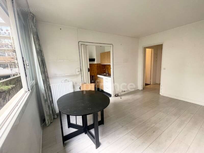 Appartement à PARIS-20E