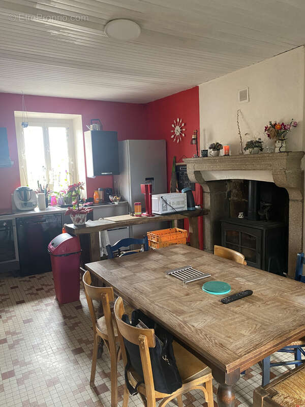 Maison à SAINT-LEGER-MAGNAZEIX