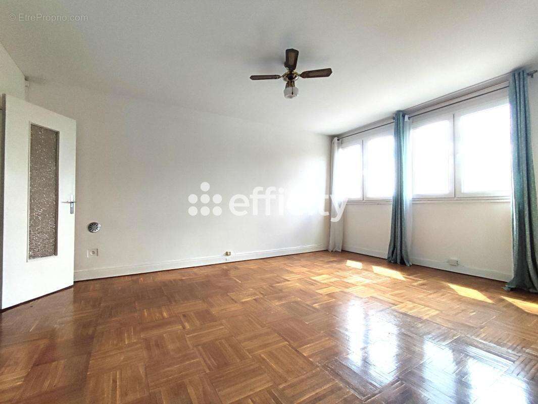 Appartement à EPINAY-SUR-SEINE