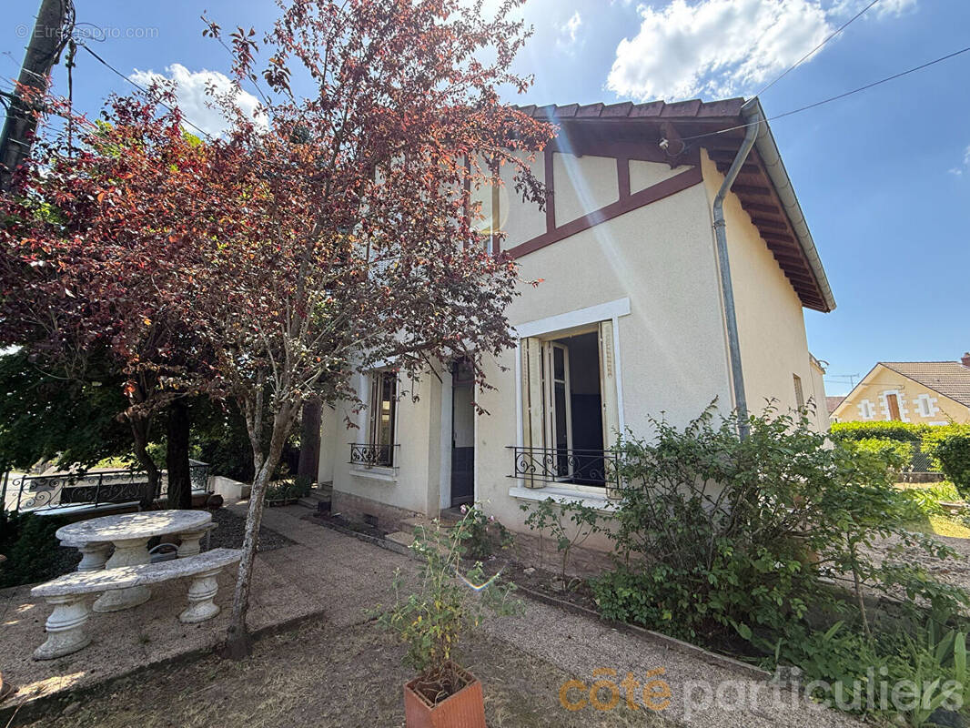 Maison à SAINT-AMAND-MONTROND