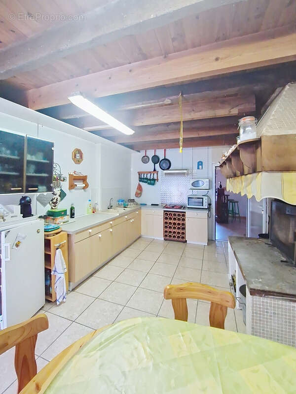 Maison à MURAT-SUR-VEBRE