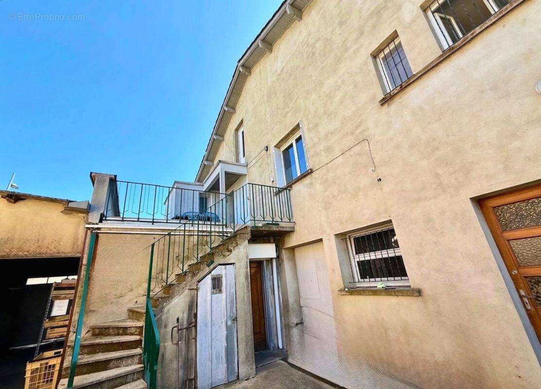 Appartement à LAMOTHE-CAPDEVILLE