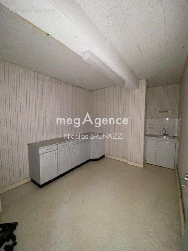 Maison à AMBRIERES-LES-VALLEES