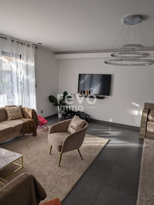 Maison à MIRABEL-AUX-BARONNIES