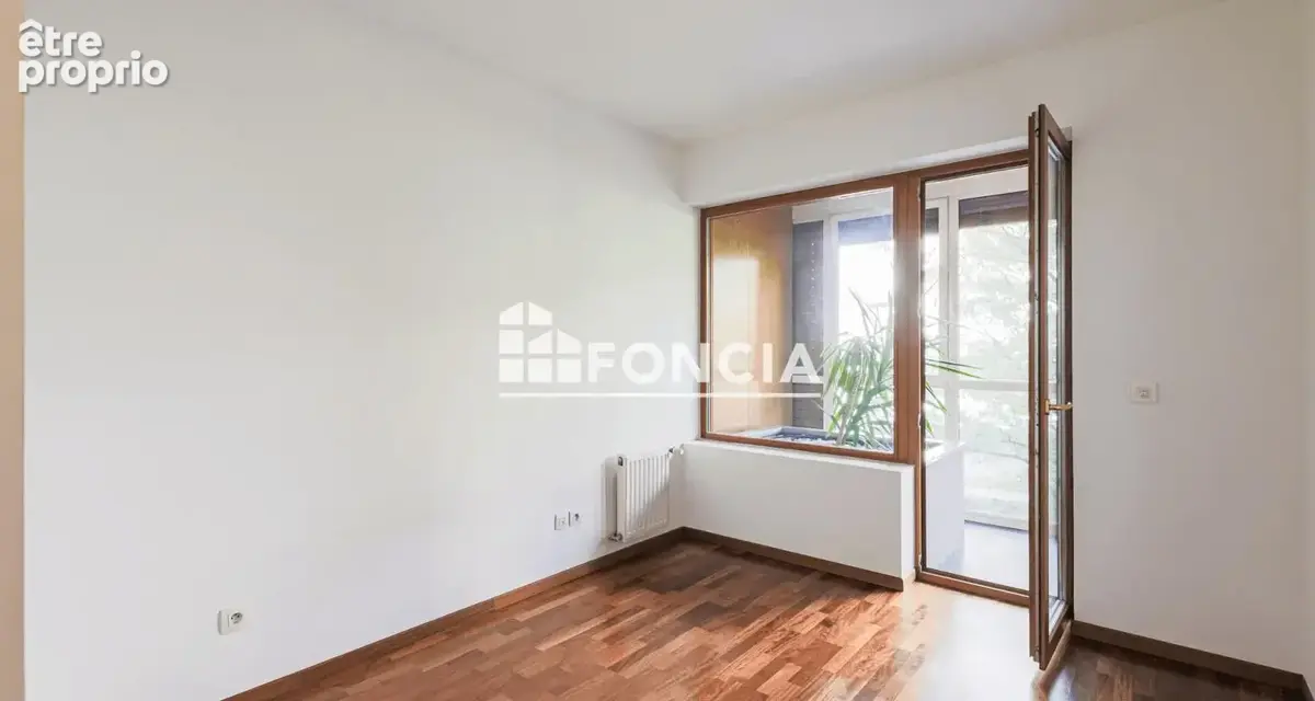 Grenoble – Boulevard Gambetta – Résidence Le Connétable – T3 de 74 m² avec terrasse et loggia - photo 11