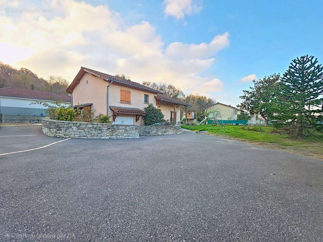 Maison à OYTIER-SAINT-OBLAS