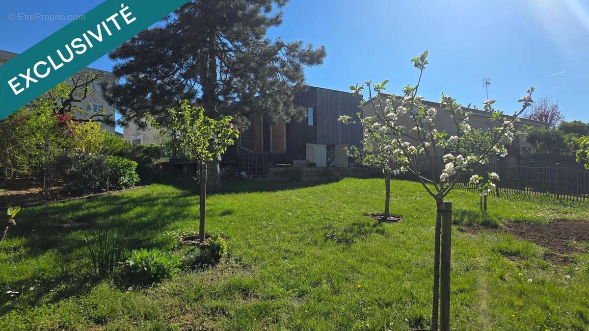 Photo 5 - Maison à LUSSAC-LES-CHATEAUX