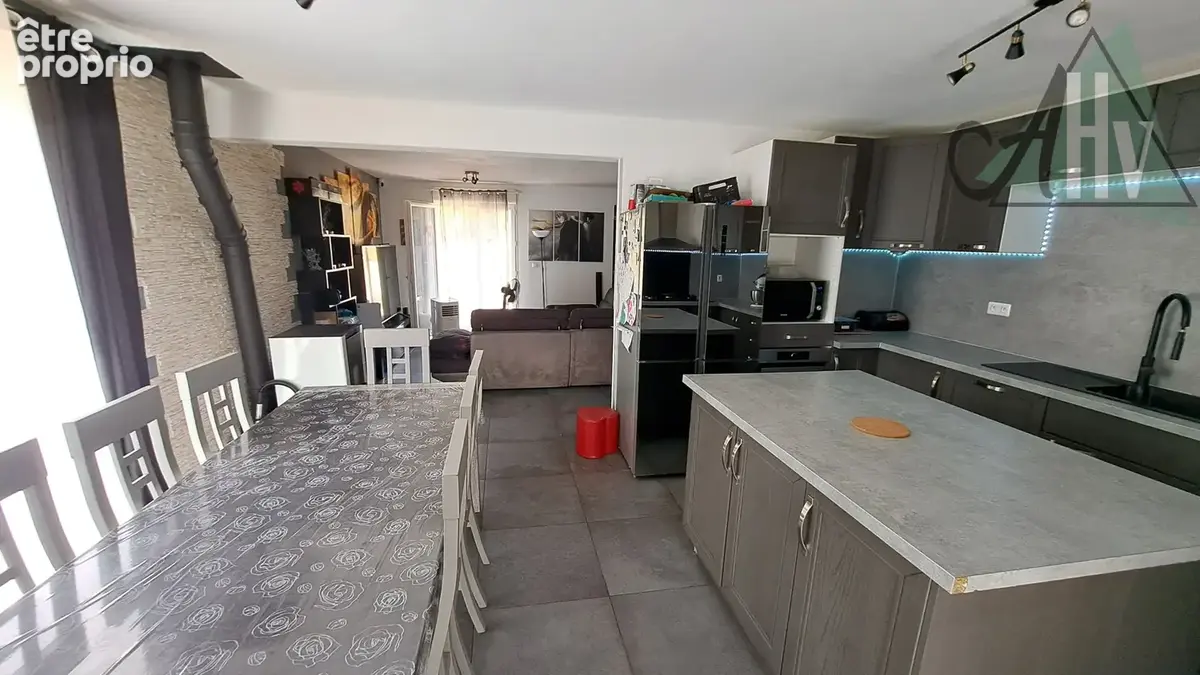 SERGINES - Pavillon récent de plain-pied de 96 m2 avec 2 chambres, étage pré-aménagé et jardin - photo 4