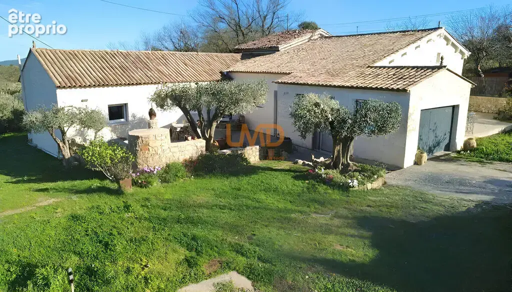 Figanières – Mas rénové 171 m², 3 suites, terrain piscinable - photo 3