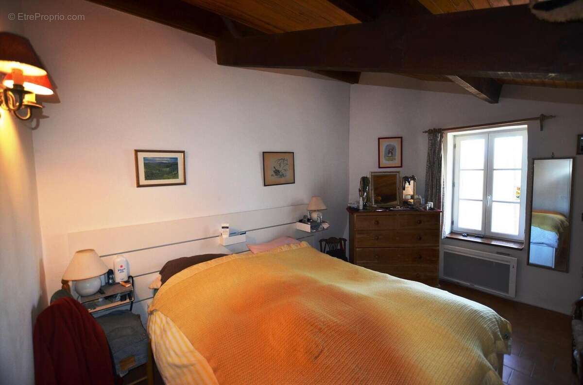 003 - Maison à SAINT-PUY