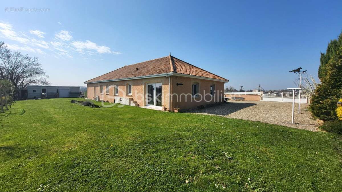Maison à ATTIGNY