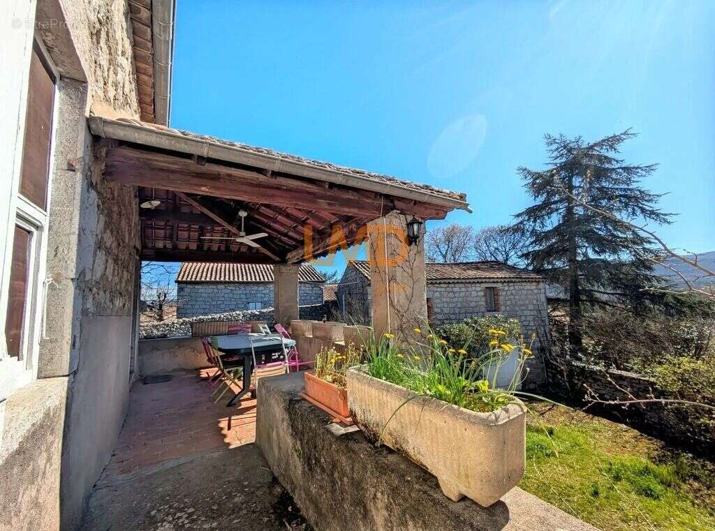 Maison à SAINT-ALBAN-AURIOLLES