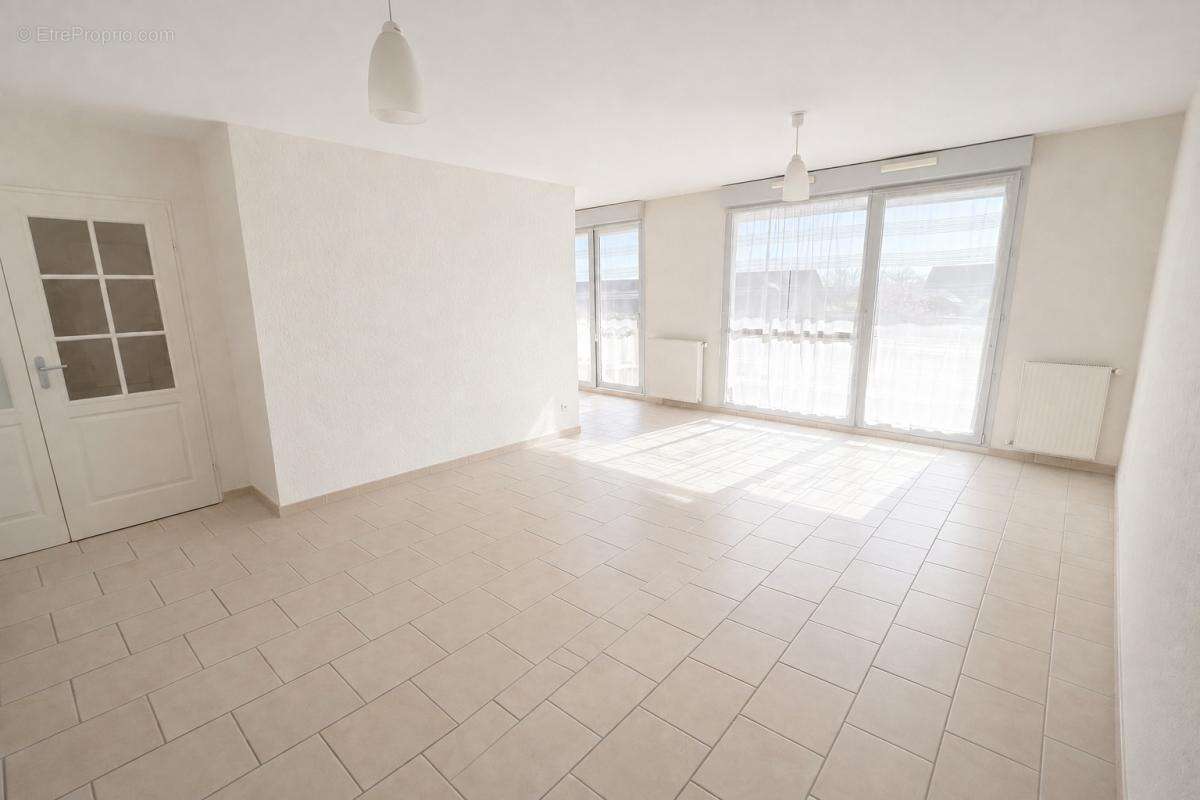 Appartement T3 TALANT - Balcon - Garage - photo 4