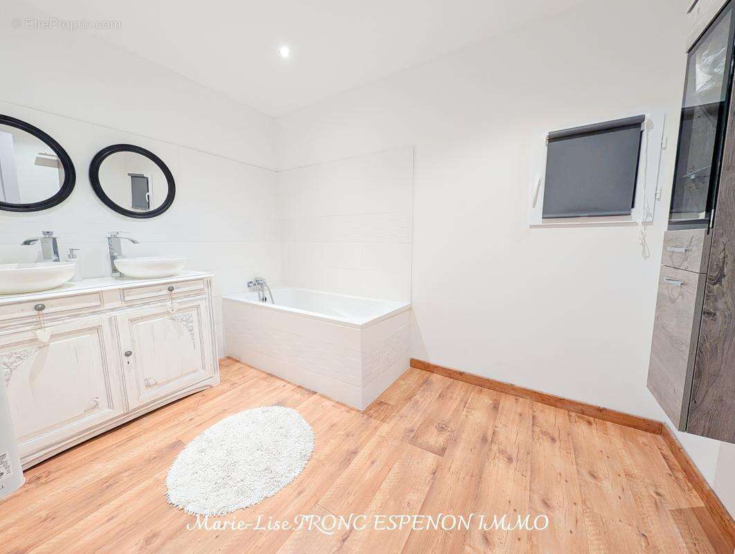 Maison à PERNES-LES-FONTAINES