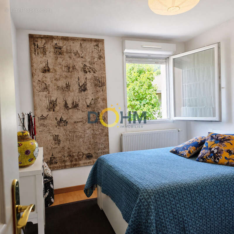 Appartement T3  lumineux avec grand balcon, garage et parking. - photo 5