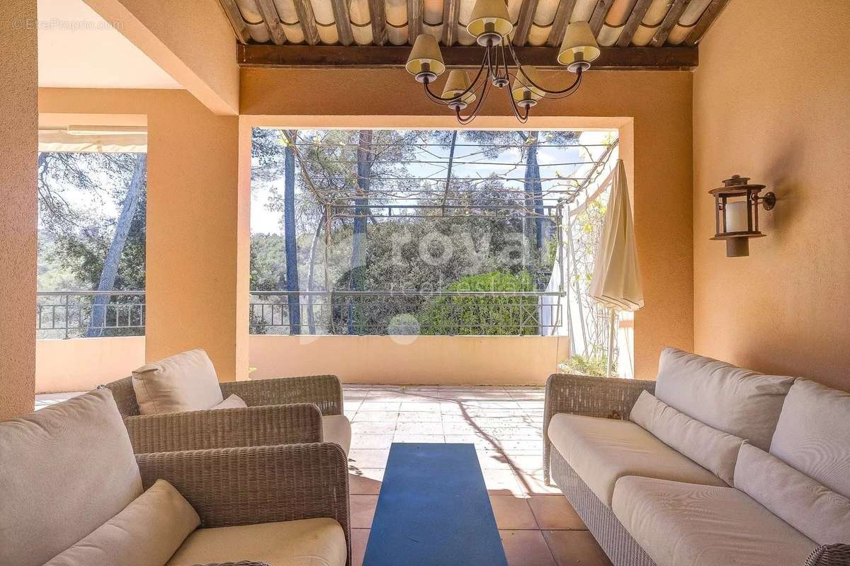 Maison à MOUGINS