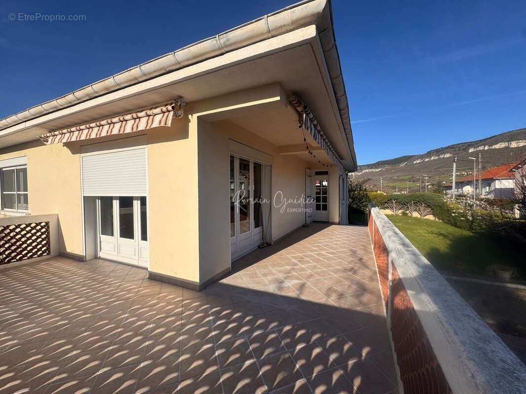 Maison f5 de 144 m2 sur terrain de 685 m2 - photo 4