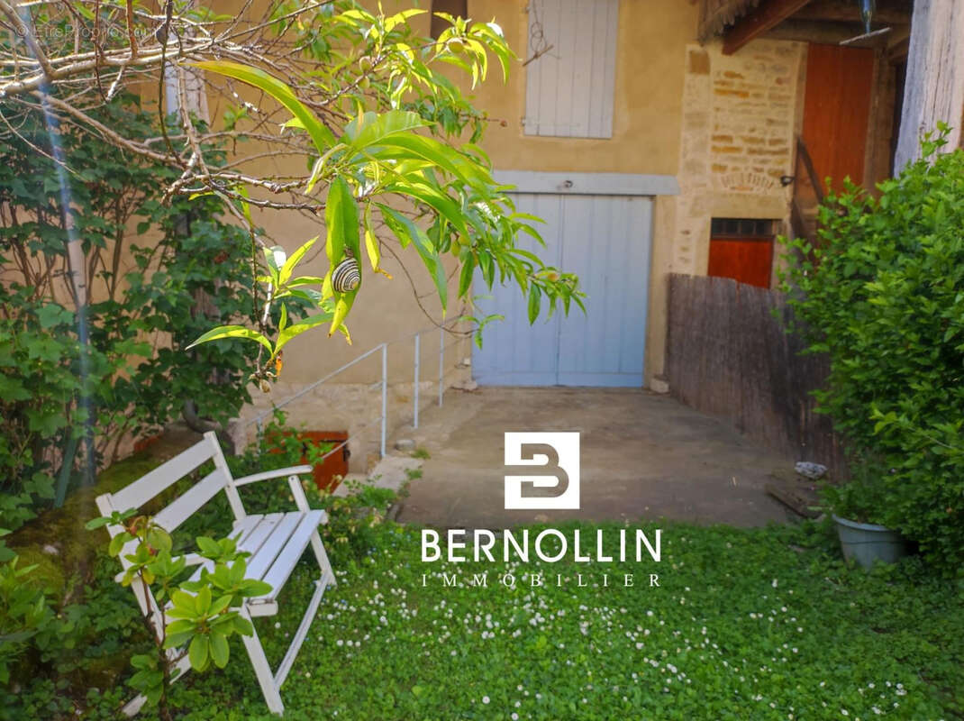 Maison en pierre mitoyenne de 107 m2 à Treffort centre - photo 16