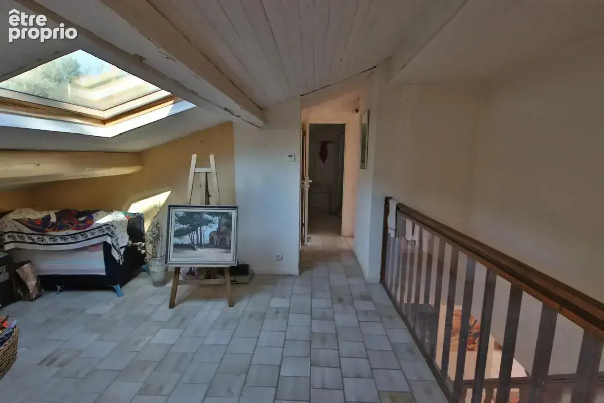 Maison de 7 pièces de 203 m² à Nîmes - photo 11