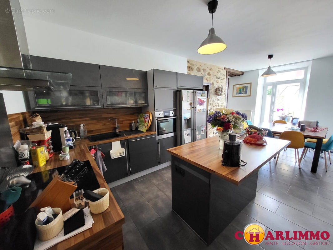 Maison à SAINT-JUNIEN