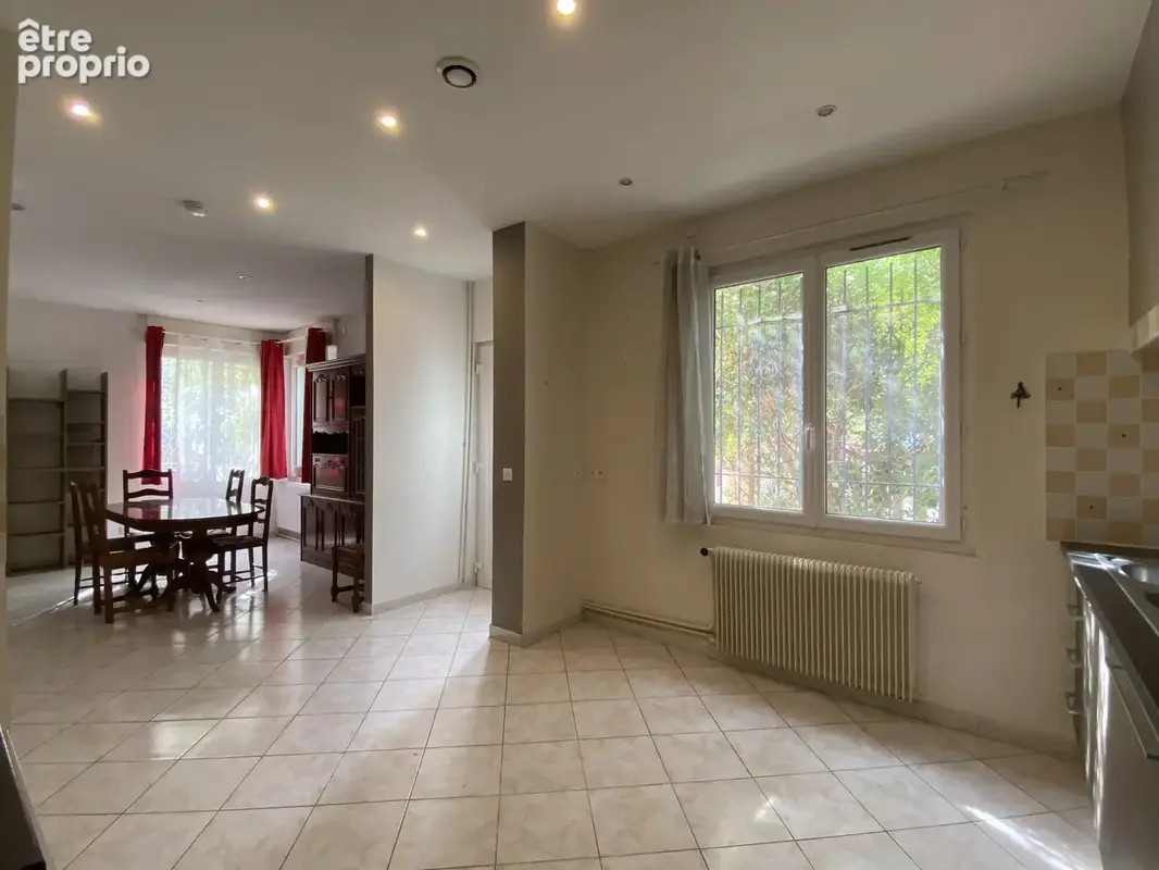 Maison de ville de plain-pied — Bien rare sur la commune - photo 2