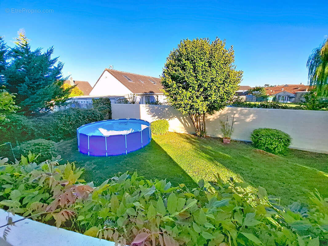 Maison à VILLENEUVE-LE-COMTE