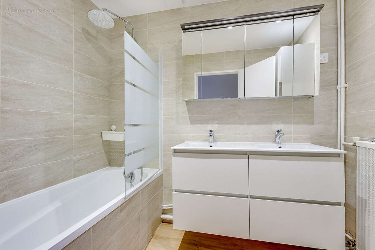 Appartement à PARIS-15E