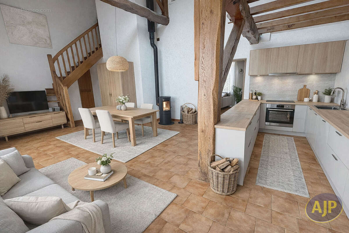 Maison à SAINT-MACAIRE-EN-MAUGES