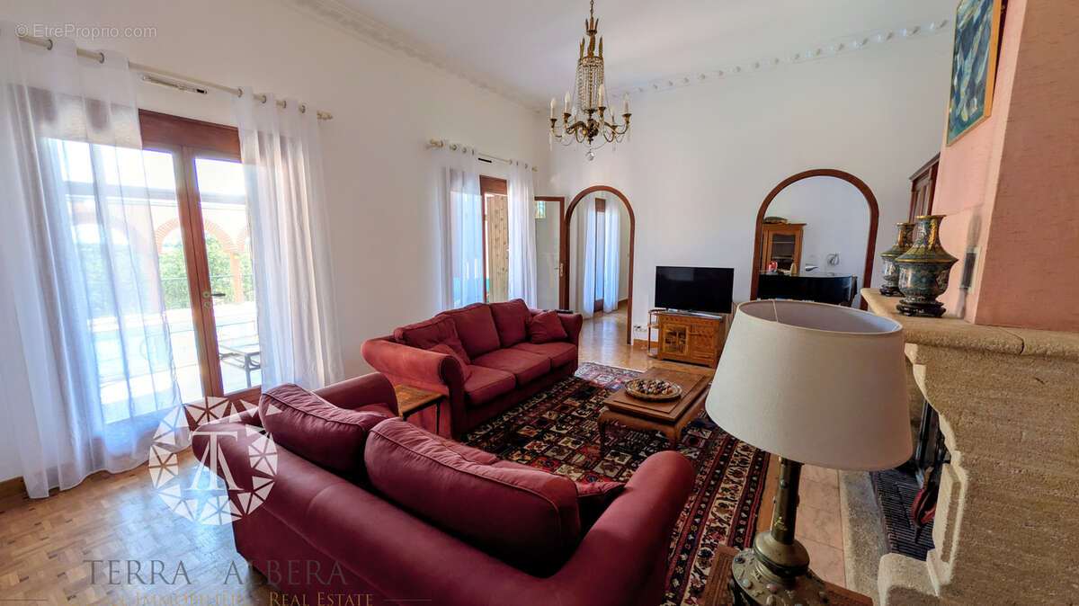Maison à LAROQUE-DES-ALBERES