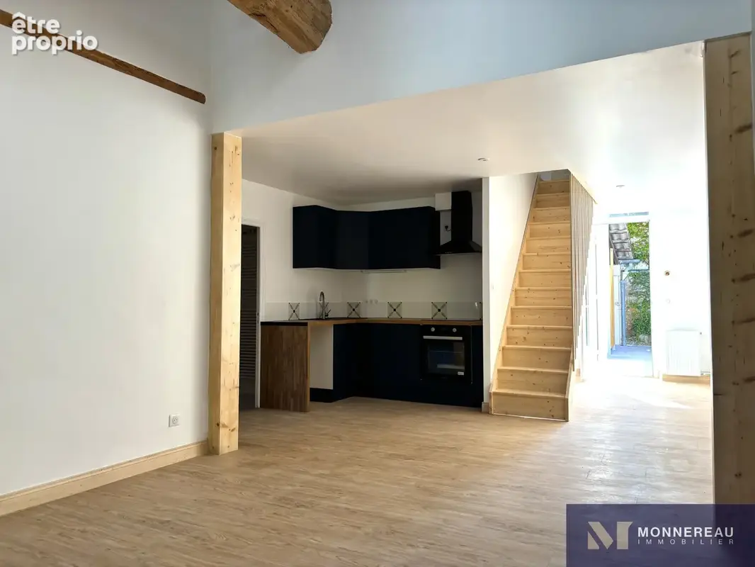 Duplex rénové 68 m2 centre ville barbezieux - photo 2