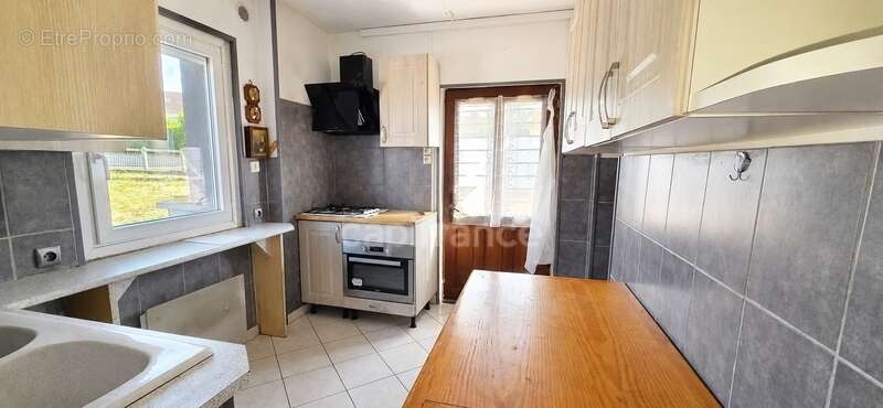 CHARMANTE Maison mitoyenne avec piscine - photo 5