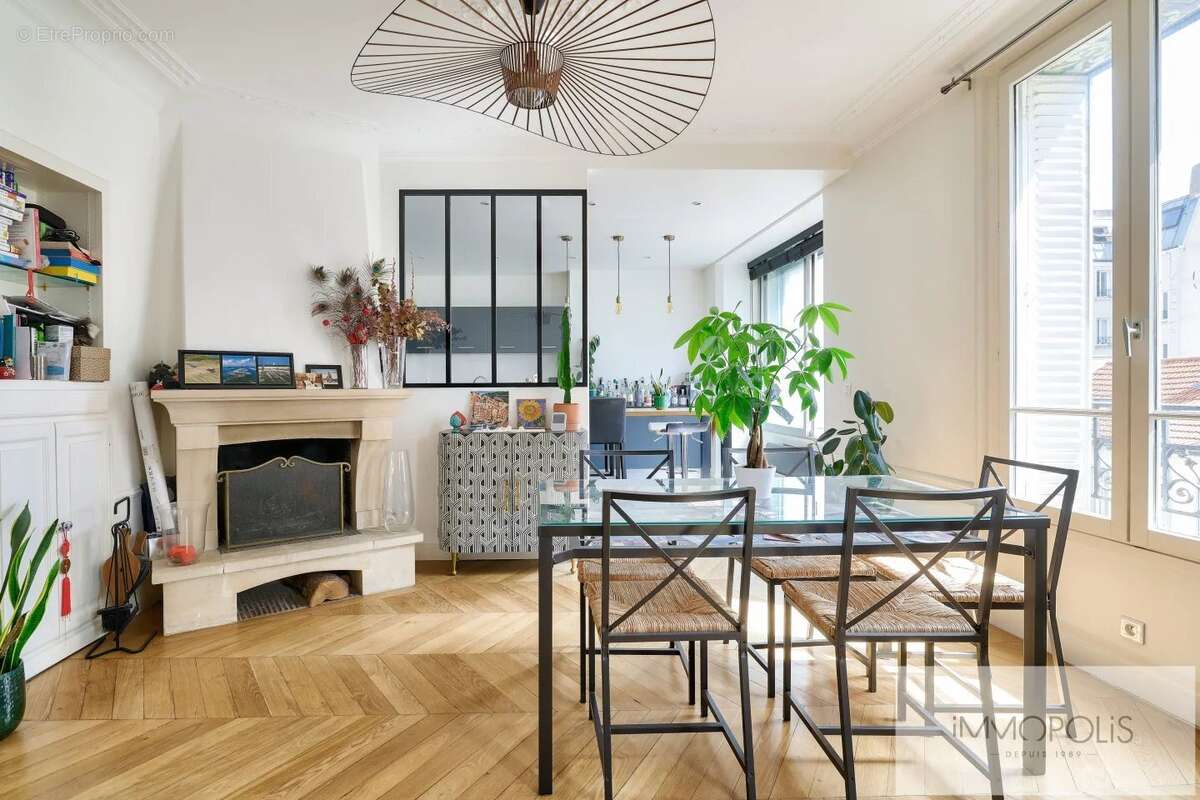 Appartement à PARIS-18E