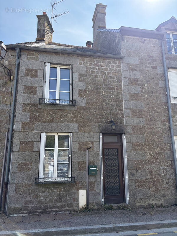 Maison à MAGNY-LE-DESERT