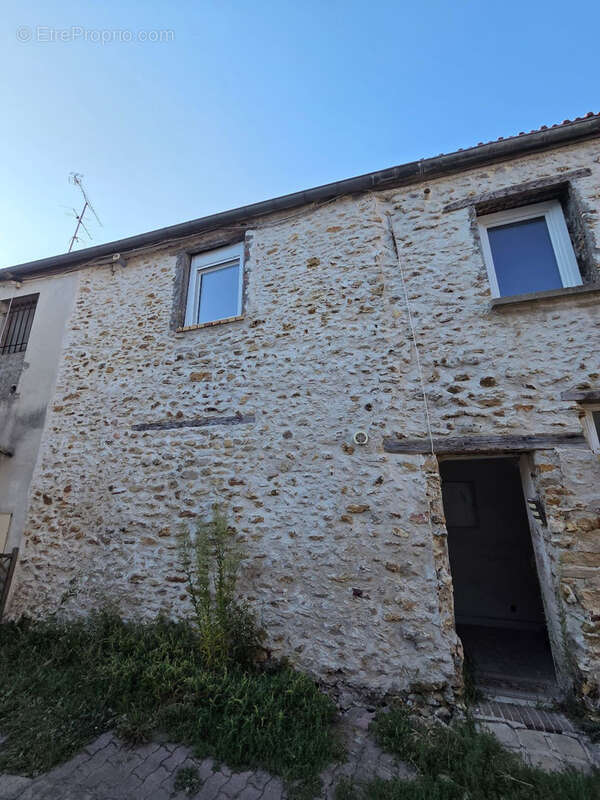 Appartement à GRISY-SUISNES