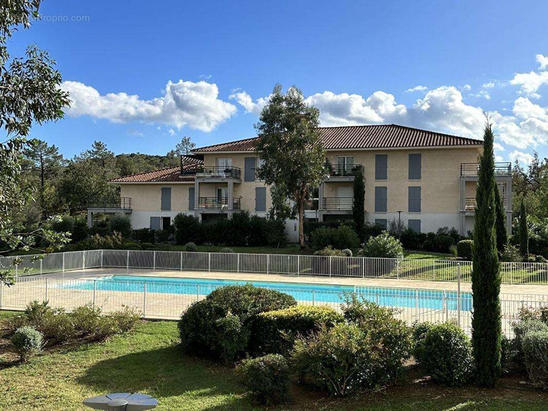 Appartement à ROQUEBRUNE-SUR-ARGENS