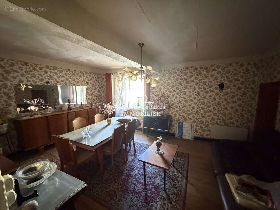 Maison à CUBIERES-SUR-CINOBLE