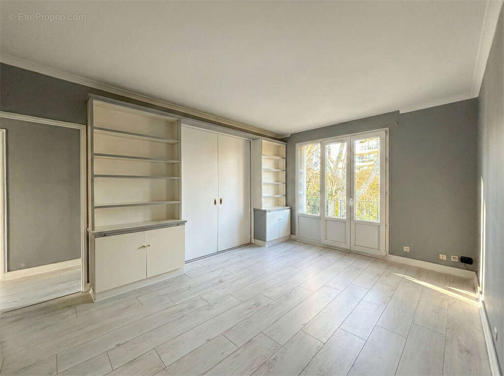 Appartement à NEUILLY-SUR-SEINE