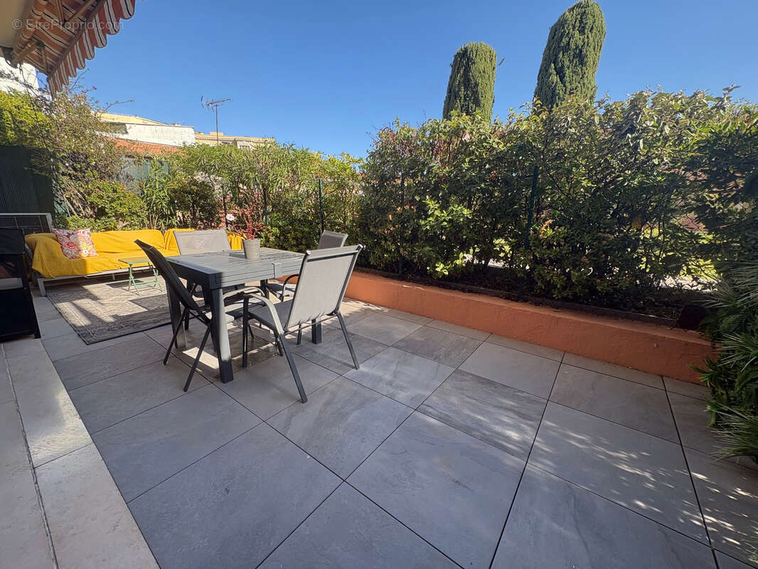 Appartement à CAP-D'AIL