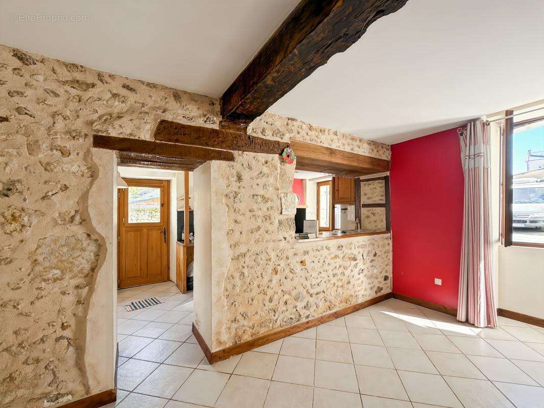 Maison à AGONAC
