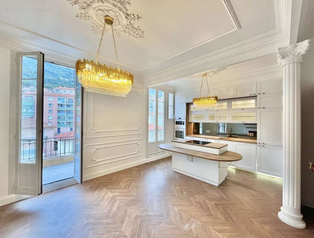 Appartement à BEAUSOLEIL