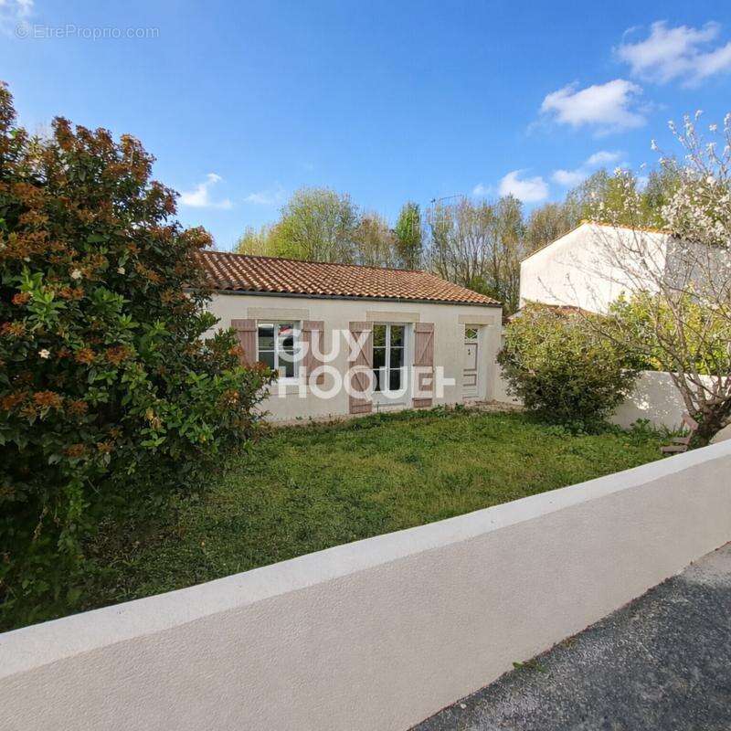 Maison à SURGERES