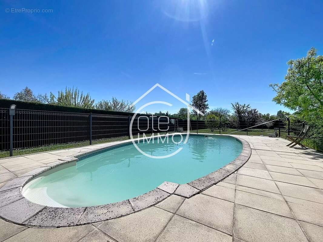 Maison à LAMOTHE-MONTRAVEL